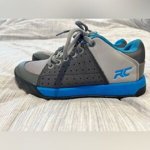 Kids' Gray & Blue Low-Top Sneakers
